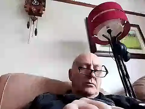 keeenn11 online show from February 2025 10:48:02 AM