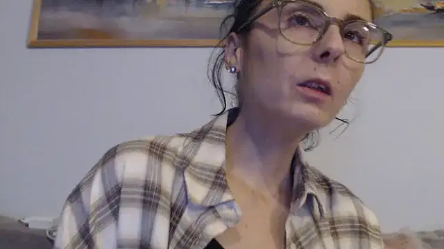 Snapshot of cleophee chatting on December 2025 06:55:02 AM cleophee online show from December 2025 06:55:02 AM