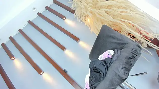 Tamara 18 online show from October 2025 06:12:01 AM