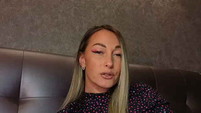 StarryHanna online show from October 2025 09:15:01 PM