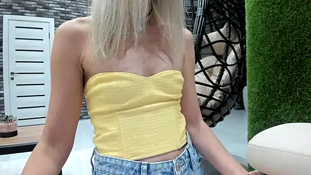 StarryHanna online show from April 2026 06:58:01 PM