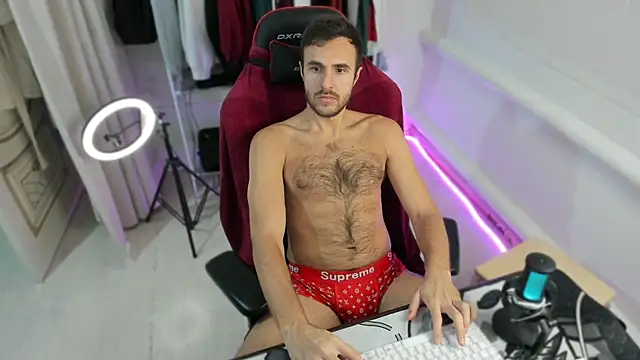 Snapshot of Raamoss chatting on September 2025 06:53:02 PM Raamoss online show from September 2025 06:53:02 PM