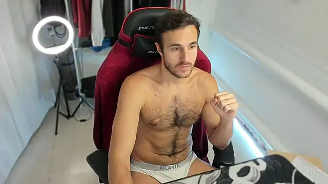 Snapshot of Raamoss chatting on October 2025 12:37:01 PM Raamoss online show from October 2025 12:37:01 PM