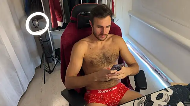 Snapshot of Raamoss chatting on October 2025 07:34:01 PM Raamoss online show from October 2025 07:34:01 PM