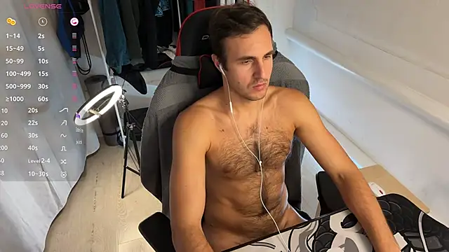 Snapshot of Raamoss chatting on October 2025 09:28:02 PM Raamoss online show from October 2025 09:28:02 PM