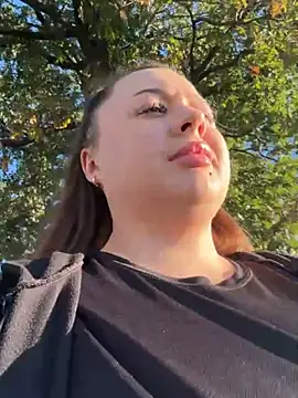 Sara Slow online show from September 2025 02:22:01 PM