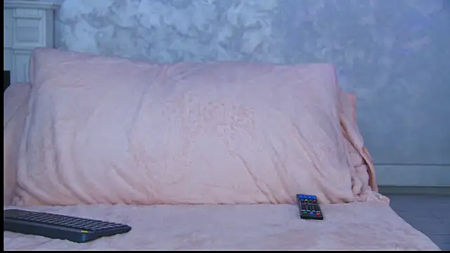 Snapshot of Michelle90u chatting on November 2025 02:24:02 PM Michelle90u online show from November 2025 02:24:02 PM