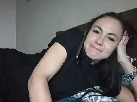 Snapshot of JulianaGold1 chatting on January 2025 09:20:01 PM JulianaGold1 online show from January 2025 09:20:01 PM