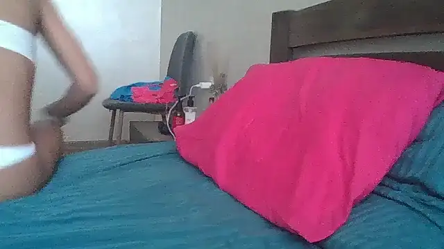 Snapshot of JulianaGold1 chatting on February 2025 09:22:02 AM JulianaGold1 online show from February 2025 09:22:02 AM