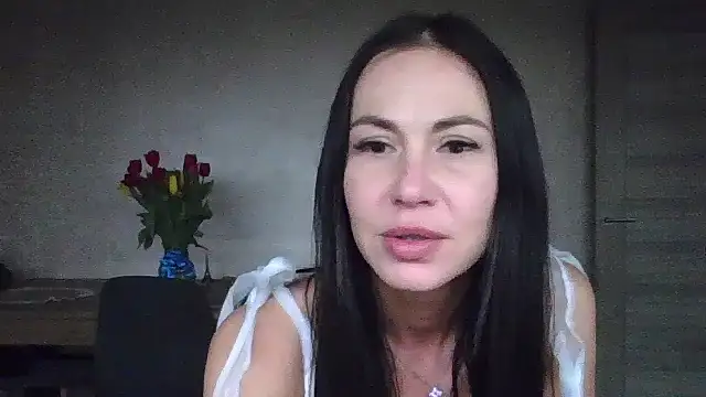 Snapshot of JulianaGold1 chatting on March 2025 09:48:02 PM JulianaGold1 online show from March 2025 09:48:02 PM