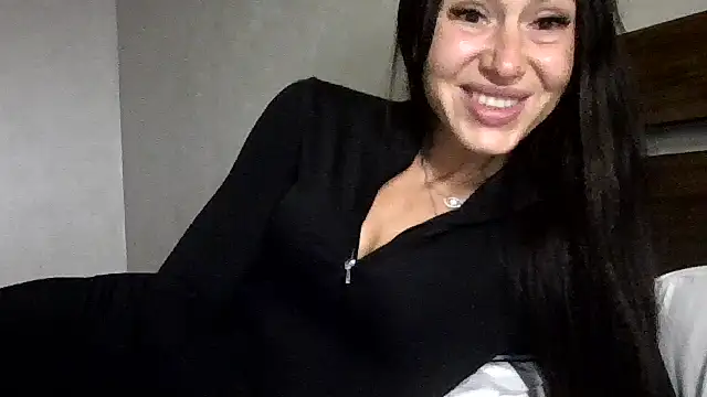 Snapshot of JulianaGold1 chatting on October 2025 08:41:01 PM JulianaGold1 online show from October 2025 08:41:01 PM