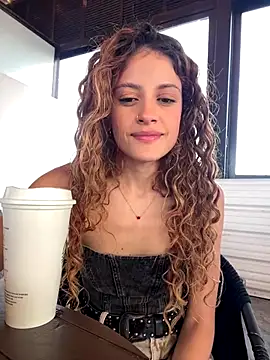 alana15 online show from September 2025 09:36:01 PM