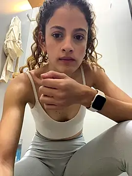 alana15 online show from October 2025 01:45:01 PM