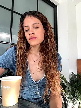 alana15 online show from October 2025 09:26:02 PM