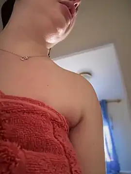 Snapshot of AlisaWhite chatting on December 2024 09:28:01 AM AlisaWhite online show from December 2024 09:28:01 AM