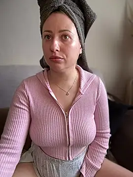 Snapshot of AlisaWhite chatting on January 2025 11:03:02 AM AlisaWhite online show from January 2025 11:03:02 AM