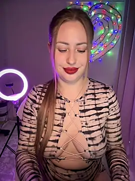 Snapshot of AlisaWhite chatting on March 2025 08:43:01 PM AlisaWhite online show from March 2025 08:43:01 PM