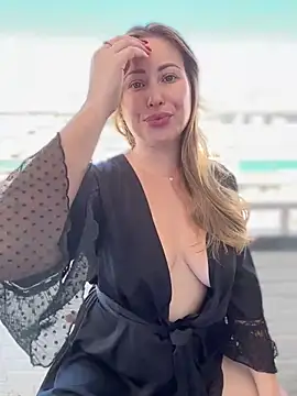 Snapshot of AlisaWhite chatting on October 2025 01:19:01 PM AlisaWhite online show from October 2025 01:19:01 PM