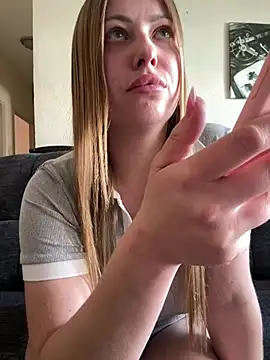 AlisaWhite online show from May 2026 01:30:02 PM
