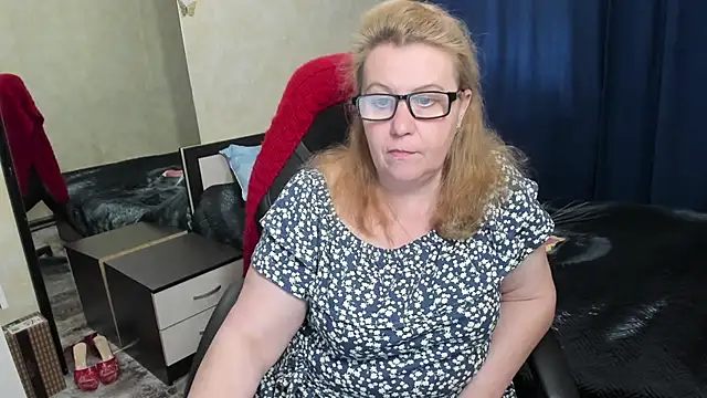 Frau Marta online show from April 2026 12:21:01 PM