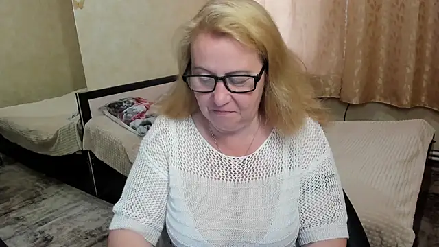 Frau Marta online show from May 2026 12:02:01 PM