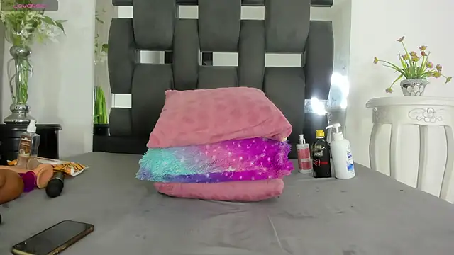 Snapshot of tanyyaa chatting on January 2025 04:18:02 PM tanyyaa online show from January 2025 04:18:02 PM