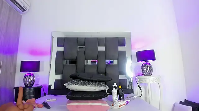 Snapshot of tanyyaa chatting on February 2025 05:20:02 AM tanyyaa online show from February 2025 05:20:02 AM