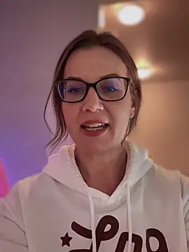 MaiseKnox online show from December 2024 06:49:01 PM