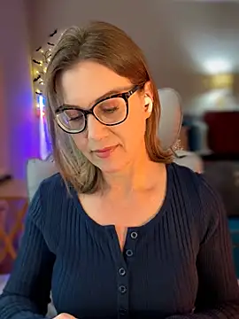 MaiseKnox online show from May 2026 06:13:02 PM
