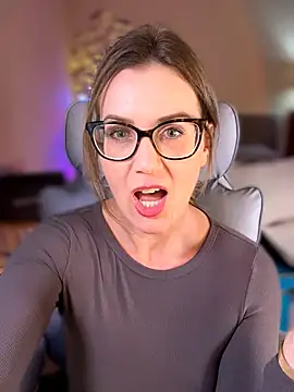 MaiseKnox online show from June 2026 10:09:02 PM