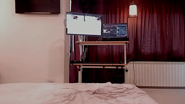 aryahunt1 online show from February 2026 08:44:01 AM