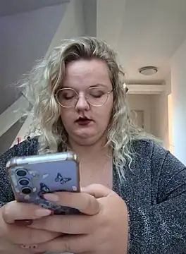 Fiona0705 online show from September 2025 06:49:01 AM