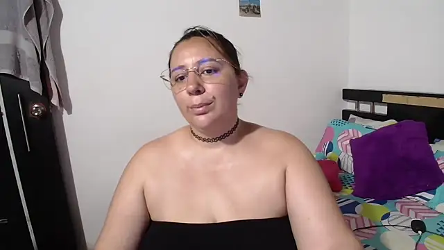 sexxy ticki online show from September 2025 10:00:01 PM