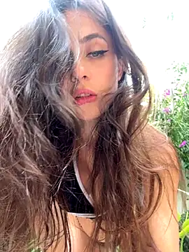 Snapshot of PartyQqHouse chatting on October 2025 09:34:02 PM PartyQqHouse online show from October 2025 09:34:02 PM