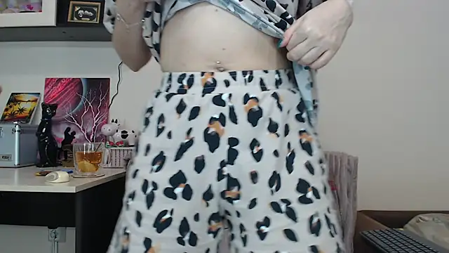 Snapshot of SugarTati chatting on January 2025 03:04:01 PM SugarTati online show from January 2025 03:04:01 PM