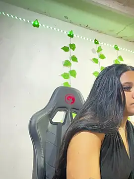 shayna all online show from April 2026 09:45:01 PM