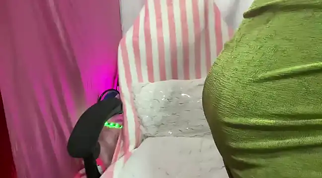 Queen Angelena online show from February 2025 08:31:02 PM