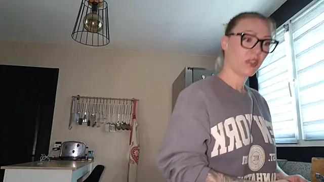 Snapshot of Sacha-xx chatting on February 2026 08:22:01 AM Sacha-xx online show from February 2026 08:22:01 AM