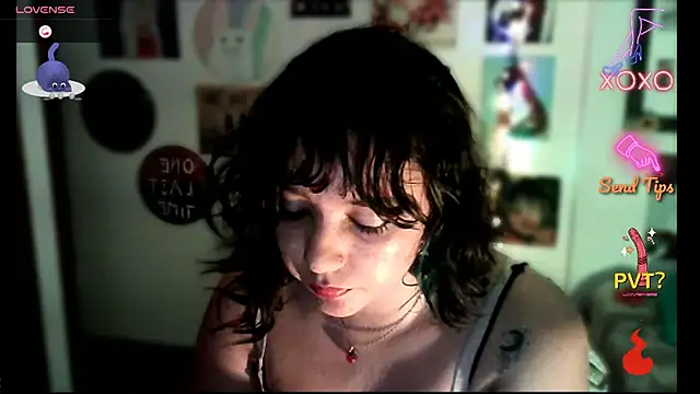 soynanabela28 online show from December 2024 11:18:02 PM