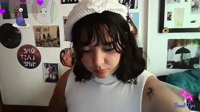 soynanabela28 online show from February 2025 10:09:01 PM