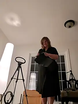 Snapshot of Canadian_BBW chatting on December 2025 02:35:01 PM Canadian BBW online show from December 2025 02:35:01 PM