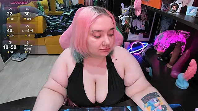 Softie Sofy online show from April 2026 02:47:01 AM