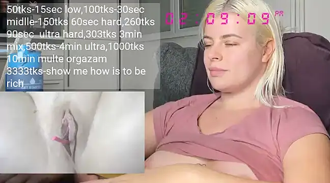 Snapshot of queenofthenighttt chatting on December 2024 01:10:02 PM queenofthenighttt online show from December 2024 01:10:02 PM