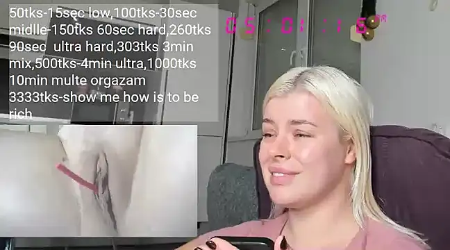 Snapshot of queenofthenighttt chatting on December 2024 04:41:01 PM queenofthenighttt online show from December 2024 04:41:01 PM