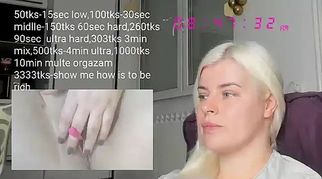 Snapshot of queenofthenighttt chatting on March 2025 07:48:01 AM queenofthenighttt online show from March 2025 07:48:01 AM