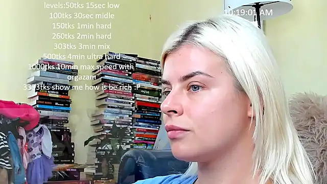 Snapshot of queenofthenighttt chatting on November 2025 09:20:02 AM queenofthenighttt online show from November 2025 09:20:02 AM