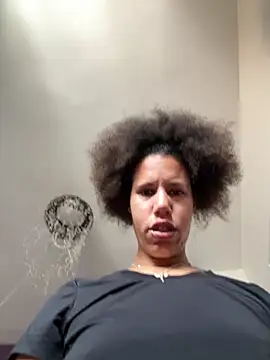 Snapshot of AaliyahHarris chatting on June 2026 08:09:02 AM AaliyahHarris online show from June 2026 08:09:02 AM