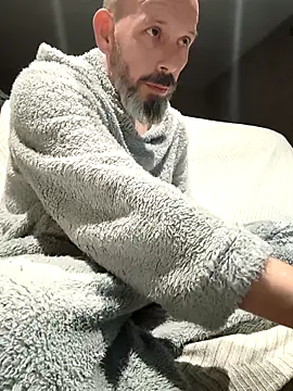 207RCCam online show from February 2026 10:17:02 PM