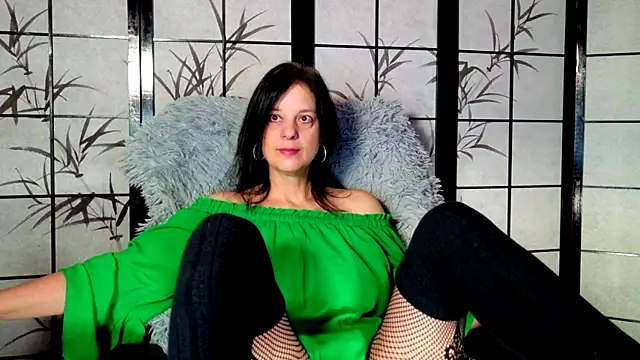 Snapshot of _Sweetlonglips_ chatting on November 2025 04:59:02 AM Sweetlonglips online show from November 2025 04:59:02 AM