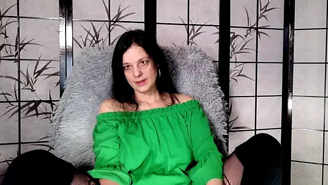 Snapshot of _Sweetlonglips_ chatting on February 2026 08:01:02 AM Sweetlonglips online show from February 2026 08:01:02 AM